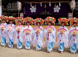 平成２６年度天神天満花娘代表に吉田愛梨さん 寿山ゼミ３回生 が選ばれました 寿山 泰二 阪南大学