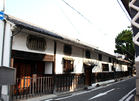 歌人・与謝野晶子ゆかりの覚応寺