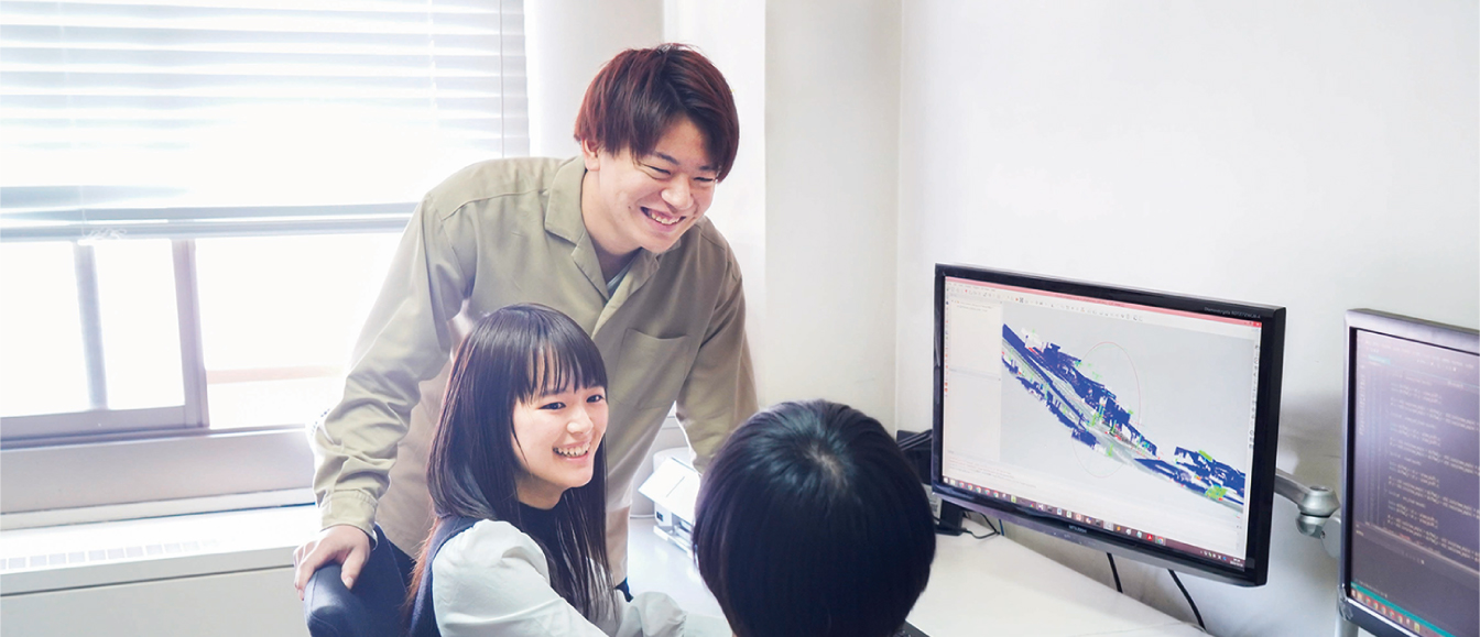 総合情報学部総合情報学科 画像